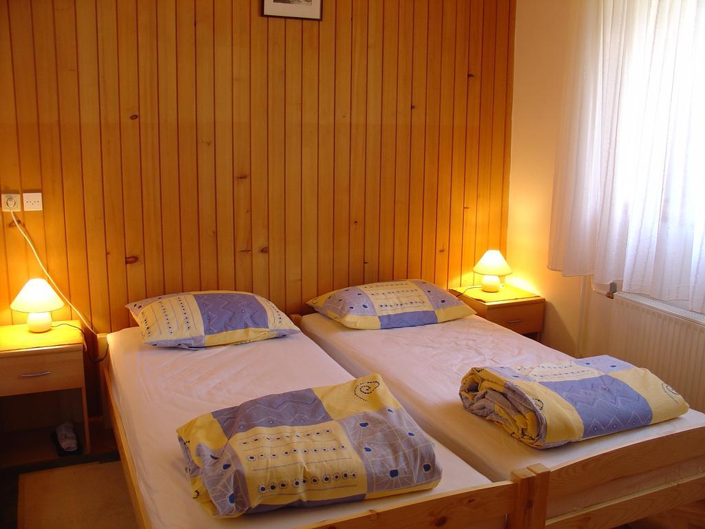 Apartments Maroflin Crni Lug Room photo